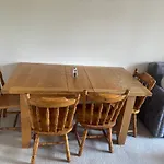 2 Bedroom Modern Salford Apartment